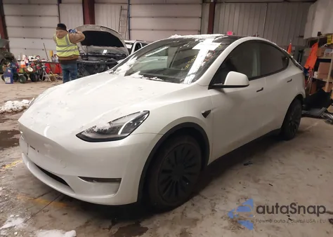 2021 Tesla Model Y Long Range Dual Motor All-Wheel Drive z USA, uszkodzony, nr VIN 5YJYGDEE9MF118694